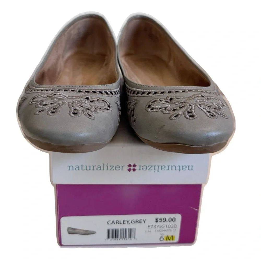Naturalizer Carley Grey Flats Size 6